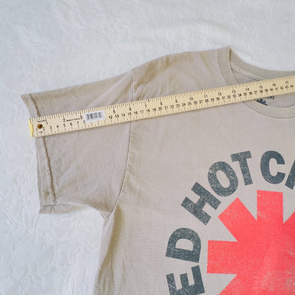 Graphic Tee. Unisex. Size L - Picture 10 of 16